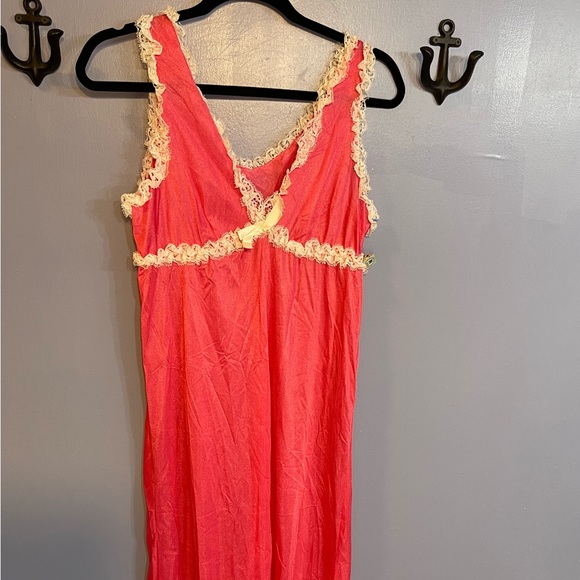 Vintage Unbranded Pink Nightgown with Lace Size Medium - Picture 1 of 6